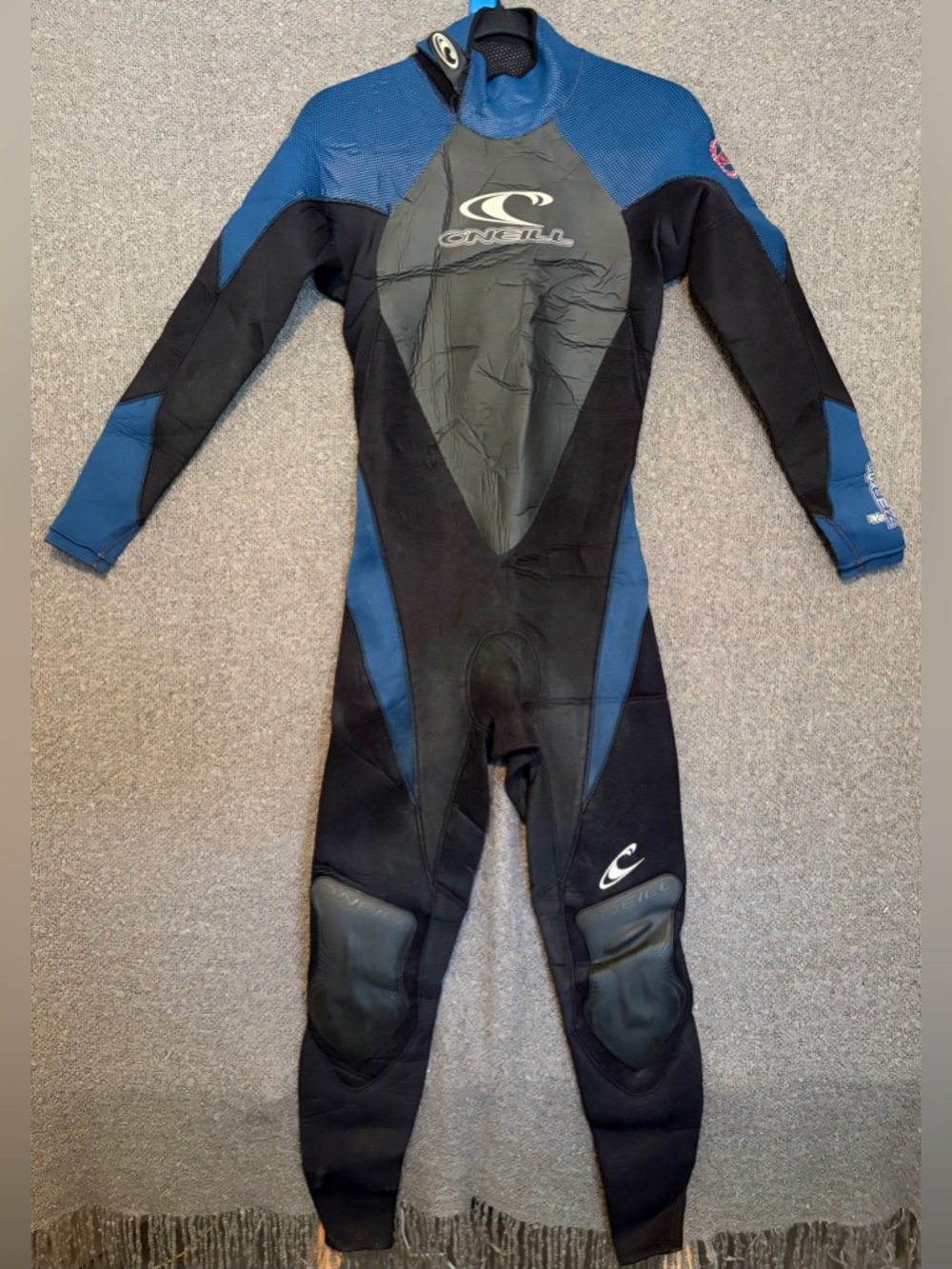 O'Neill Men’s Full-Body Wetsuit in Blue and Black